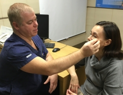 Пластический хирург Эдуард Шихирман с пациенткой Пластический хирург Эдуард Шихирман с пациенткой