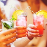 Алкоголь может вызвать быстрый загар кожи и увеличить риск меланомы