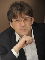 Пластический хирург Дмитрий Крысин