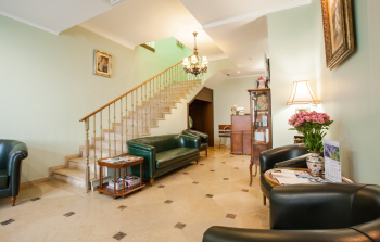 Frau Klinik (Фрау Клиник)