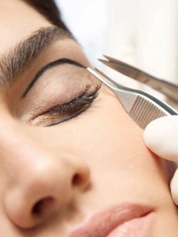 Возраст для блефаропластики не является основным фактором Возраст для блефаропластики не является основным фактором