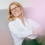 Лучшие процедуры для шеи, которые стоит попробовать в 50 лет