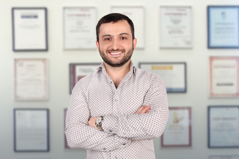 Пластический хирург Карен Пайтян