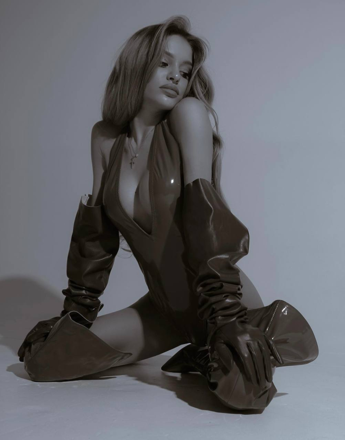 Пациентка пластического хирурга Гукаса Миракяна после увеличения груди