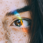 Как операция на веках может уменьшить морщины, отечность и птоз