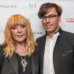 Алла Пугачева сделала подтяжку лица?