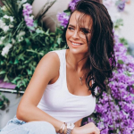 Виктория Романец сделала очередную пластику носа филлерами