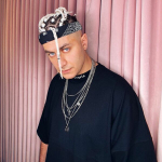 Блогер Давид Манукян сделал липосакцию