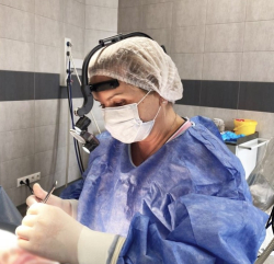 Пластический хирург Светлана Пшонкина выполняет операцию