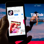 Блогер собрала деньги на увеличение груди с помощью соцсети TikTok