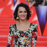 Певица Слава против хирурга, который испортил ей грудь