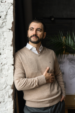 Пластический хирург Вугар Алиев