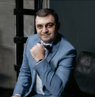 Пластический хирург Вардан Аршакян