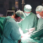 Пациенту повредили мозг в ходе пластики лба